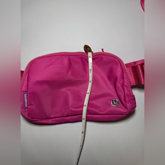NWOT Lululemon Athletica Everywhere Belt Bag 1L - Pink - Picture 7 of 10